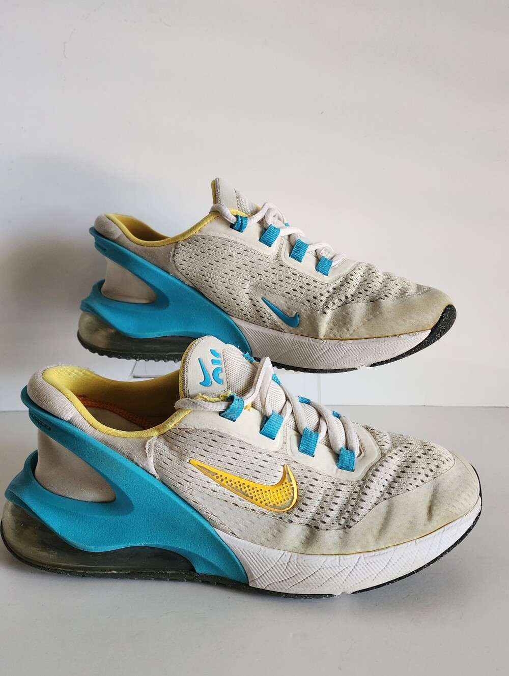 Nike Air Max 270 Go Size 4.5Y Sneakers DV1968-100